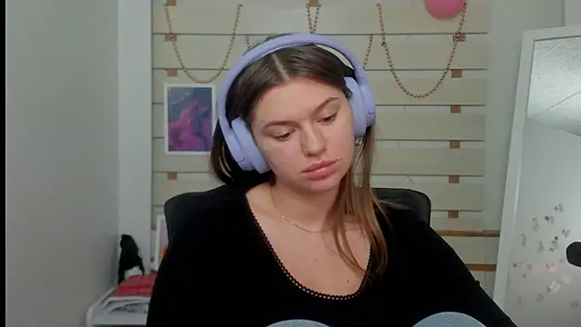 Snapshot of Josephine_Kiss chatting on February 23, 2025, 10:28 am Josephine Kiss online show from February 23, 2025, 10:28 am