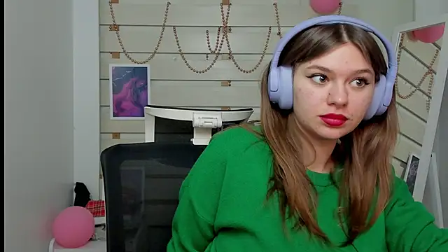 Snapshot of Josephine_Kiss chatting on February 27, 2025, 10:37 am Josephine Kiss online show from February 27, 2025, 10:37 am