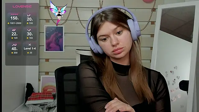 Snapshot of Josephine_Kiss chatting on March 9, 2025, 10:52 am Josephine Kiss online show from March 9, 2025, 10:52 am