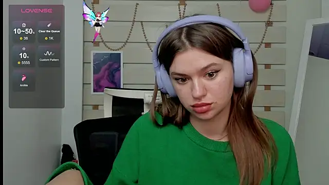 Snapshot of Josephine_Kiss chatting on March 13, 2025, 4:12 pm Josephine Kiss online show from March 13, 2025, 4:12 pm