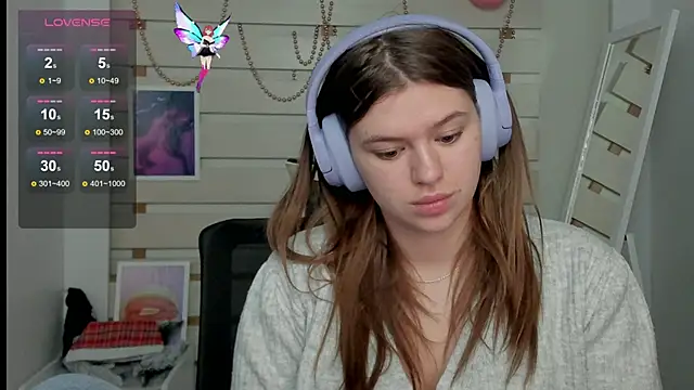 Snapshot of Josephine_Kiss chatting on March 14, 2025, 1:13 pm Josephine Kiss online show from March 14, 2025, 1:13 pm