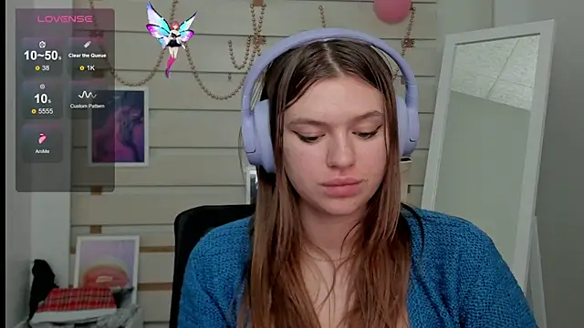 Snapshot of Josephine_Kiss chatting on March 15, 2025, 9:41 am Josephine Kiss online show from March 15, 2025, 9:41 am