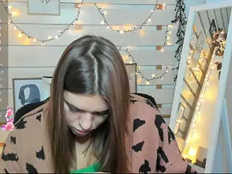 Snapshot of Josephine_Kiss chatting on November 30, 2025, 1:15 pm Josephine Kiss online show from November 30, 2025, 1:15 pm