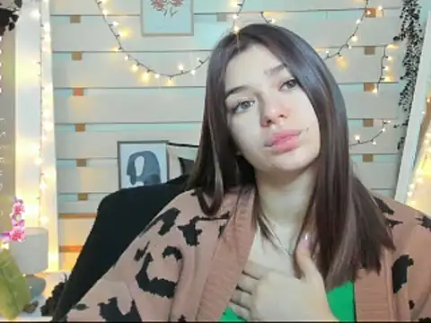 Snapshot of Josephine_Kiss chatting on December 19, 2025, 1:29 pm Josephine Kiss online show from December 19, 2025, 1:29 pm