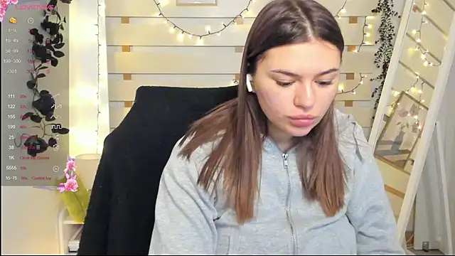 Snapshot of Josephine_Kiss chatting on January 9, 2026, 12:52 pm Josephine Kiss online show from January 9, 2026, 12:52 pm