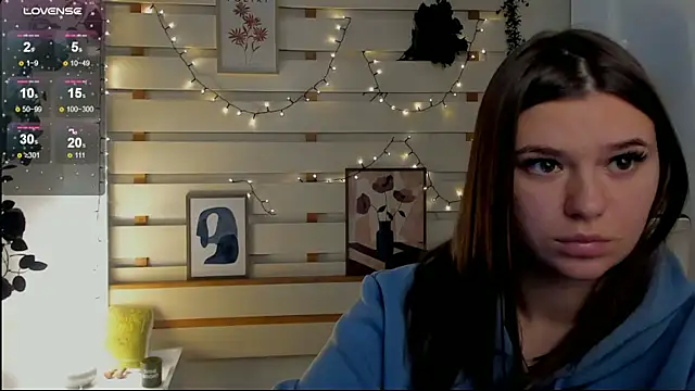 Snapshot of Josephine_Kiss chatting on February 1, 2026, 1:31 pm Josephine Kiss online show from February 1, 2026, 1:31 pm