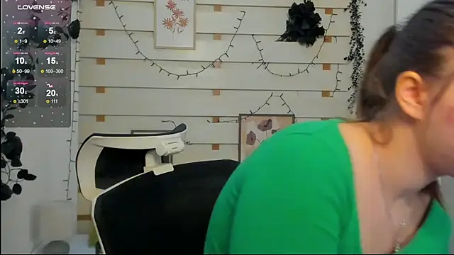 Snapshot of Josephine_Kiss chatting on February 7, 2026, 1:26 pm Josephine Kiss online show from February 7, 2026, 1:26 pm