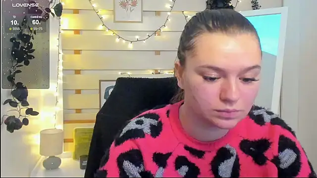 Snapshot of Josephine_Kiss chatting on February 8, 2026, 1:36 pm Josephine Kiss online show from February 8, 2026, 1:36 pm