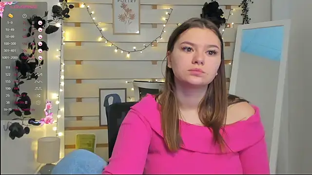 Snapshot of Josephine_Kiss chatting on March 10, 2026, 7:13 am Josephine Kiss online show from March 10, 2026, 7:13 am