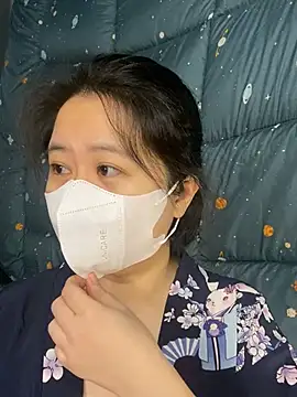 ninini92 online show from January 28, 2025, 4:41 pm