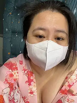 ninini92 online show from March 8, 2025, 1:14 pm