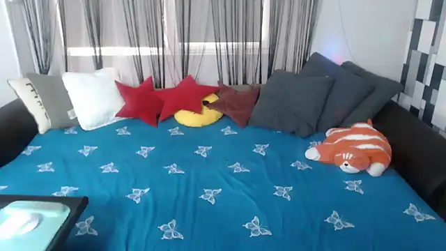 NycolleSweet37 online show from December 20, 2025, 11:17 am