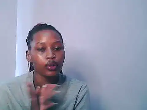 Snapshot of Sweet_Vinkah chatting on February 17, 2025, 12:48 pm Sweet Vinkah online show from February 17, 2025, 12:48 pm