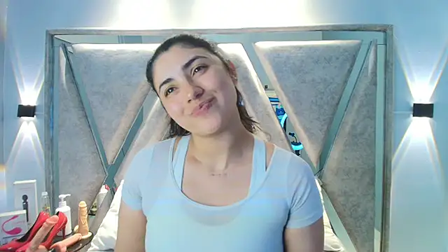 Danna 777  online show from October 6, 2025, 9:01 pm