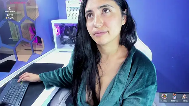 Danna 777  online show from November 11, 2025, 9:42 am