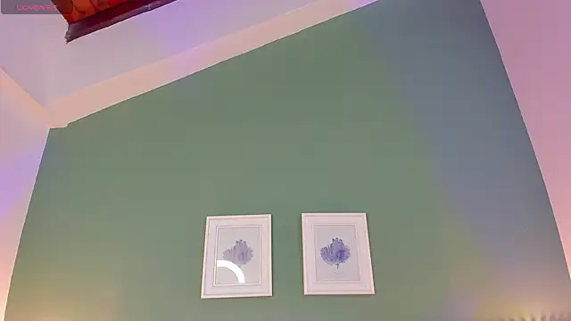  anavictoria  online show from March 12, 2025, 12:36 pm