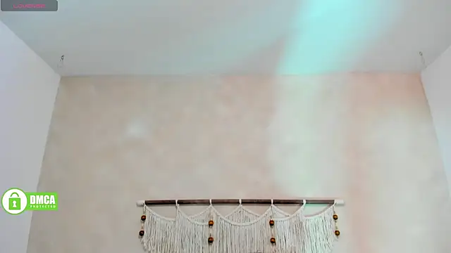  anavictoria  online show from September 15, 2025, 3:34 pm