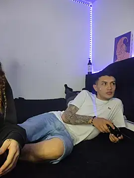 Tifanny Sweett online show from November 14, 2025, 7:40 am