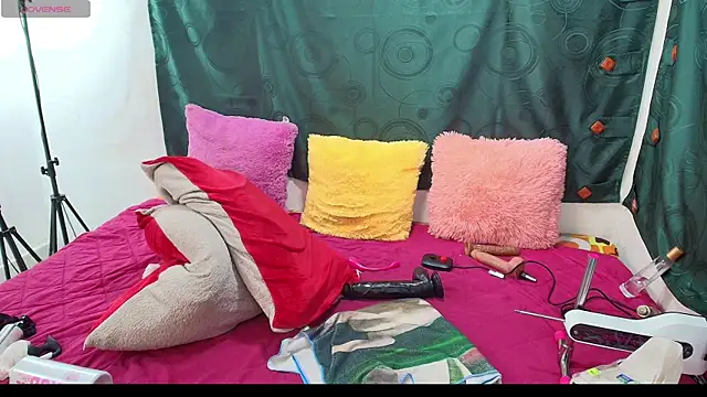 Snapshot of CrazyDirty_Barbarian chatting on October 25, 2025, 11:43 pm CrazyDirty Barbarian online show from October 25, 2025, 11:43 pm