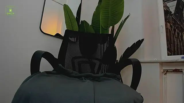 Snapshot of Whitney_Svonn chatting on December 21, 2024, 3:42 pm Whitney Svonn online show from December 21, 2024, 3:42 pm