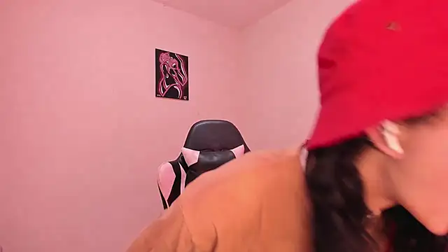 valent 27 online show from February 13, 2026, 9:44 pm