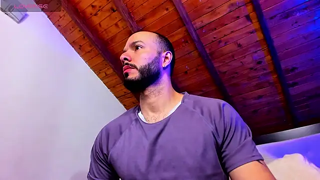 Snapshot of Tom_Bailey chatting on February 5, 2026, 12:43 pm Tom Bailey online show from February 5, 2026, 12:43 pm