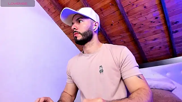 Snapshot of Tom_Bailey chatting on February 14, 2026, 12:46 pm Tom Bailey online show from February 14, 2026, 12:46 pm