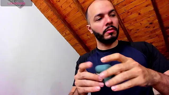 Snapshot of Tom_Bailey chatting on February 17, 2026, 12:45 pm Tom Bailey online show from February 17, 2026, 12:45 pm