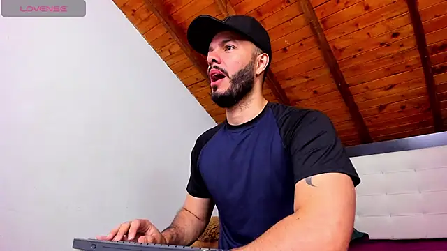 Snapshot of Tom_Bailey chatting on February 23, 2026, 12:46 pm Tom Bailey online show from February 23, 2026, 12:46 pm