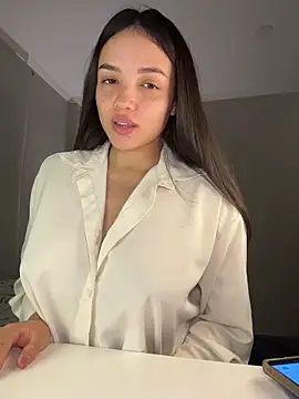 Snapshot of MisFrekcles_ chatting on February 25, 2026, 10:25 am MisFrekcles online show from February 25, 2026, 10:25 am