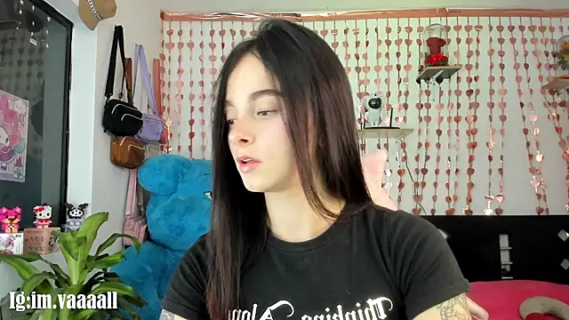 lucyy tay online show from September 24, 2025, 11:19 pm