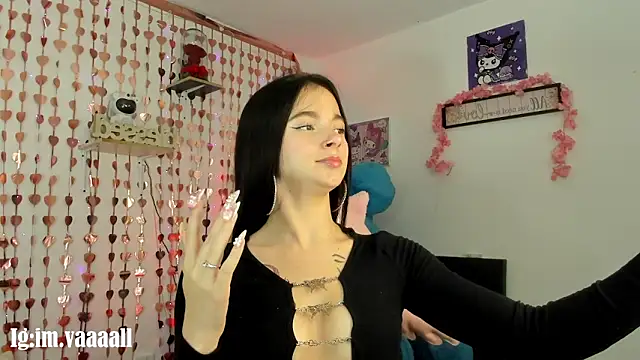 lucyy tay online show from November 6, 2025, 6:53 pm