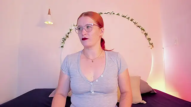 Snapshot of AllisonRoberts_ chatting on January 16, 2026, 11:36 am AllisonRoberts online show from January 16, 2026, 11:36 am