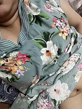 cuteyqueen online show from March 1, 2026, 10:06 am