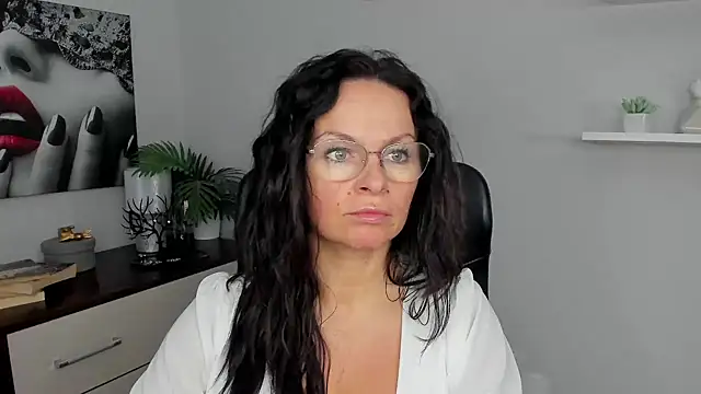 HelenLuxx online show from January 24, 2025, 10:11 am