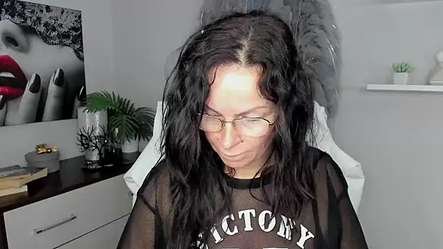 HelenLuxx online show from January 25, 2025, 7:49 am