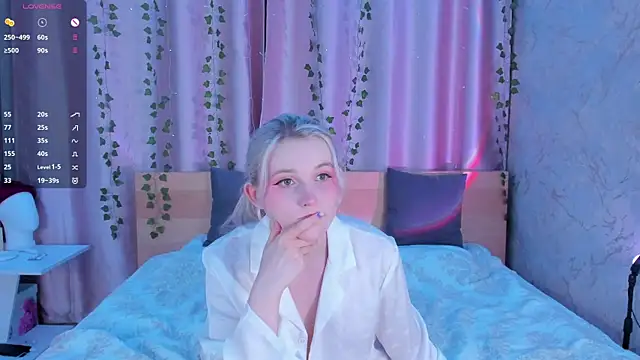 SweeteRose Royce online show from December 1, 2024, 4:29 pm