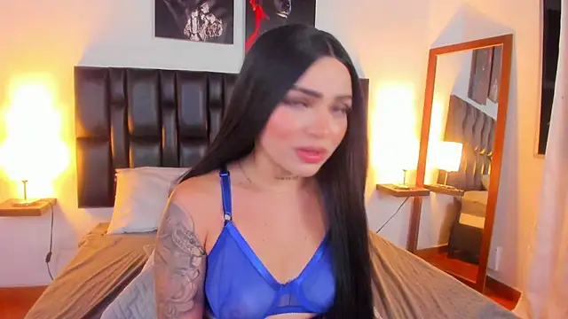 NicoleRouss online show from January 8, 2025, 4:02 am