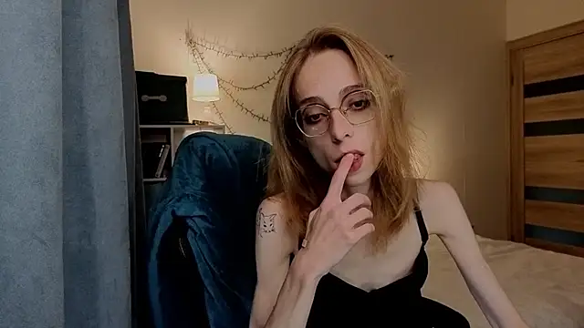 amber quell here online show from September 12, 2025, 2:17 pm