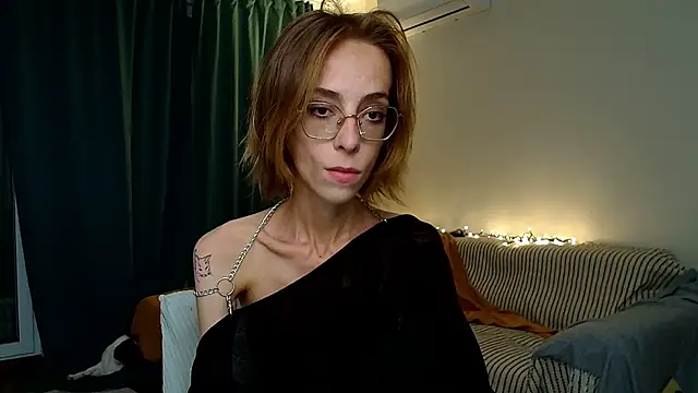 Snapshot of amber_quell_here chatting on June 1, 2026, 5:03 pm amber quell here online show from June 1, 2026, 5:03 pm