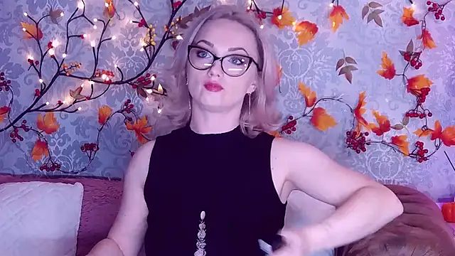 Snapshot of EllianaReese chatting on October 29, 2025, 2:58 am EllianaReese online show from October 29, 2025, 2:58 am