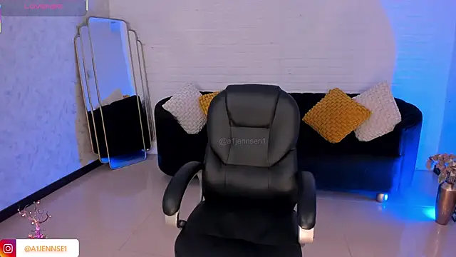 AllyJensen online show from October 7, 2025, 10:34 am