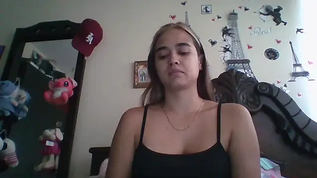 trianabell online show from November 19, 2025, 4:40 pm