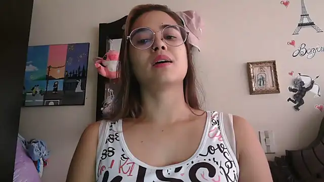 trianabell online show from February 17, 2026, 5:19 pm