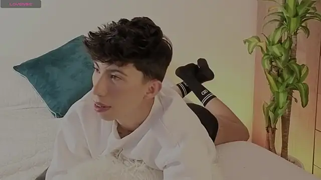 Snapshot of FabianPriince chatting on October 25, 2025, 5:19 pm FabianPriince online show from October 25, 2025, 5:19 pm