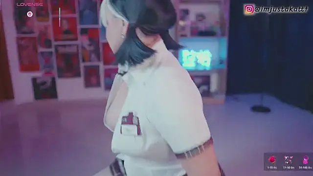 sensualkattt online show from October 25, 2025, 1:07 pm