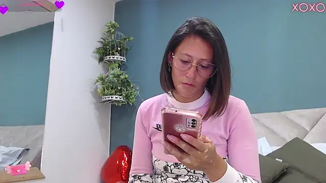 SharisWillian online show from September 19, 2025, 4:03 am