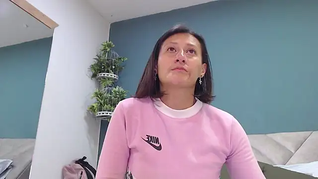 SharisWillian online show from October 7, 2025, 3:47 am