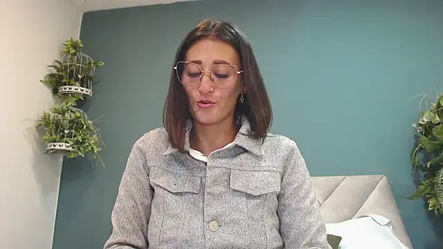 SharisWillian online show from December 18, 2025, 4:07 am