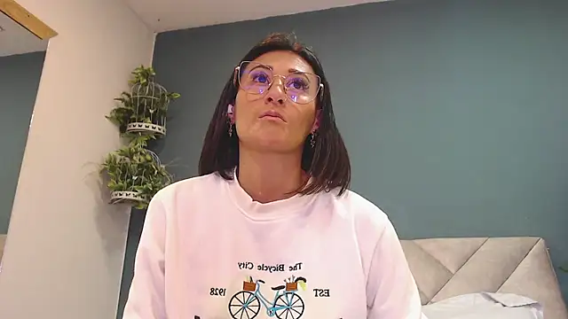 SharisWillian online show from December 19, 2025, 3:57 am